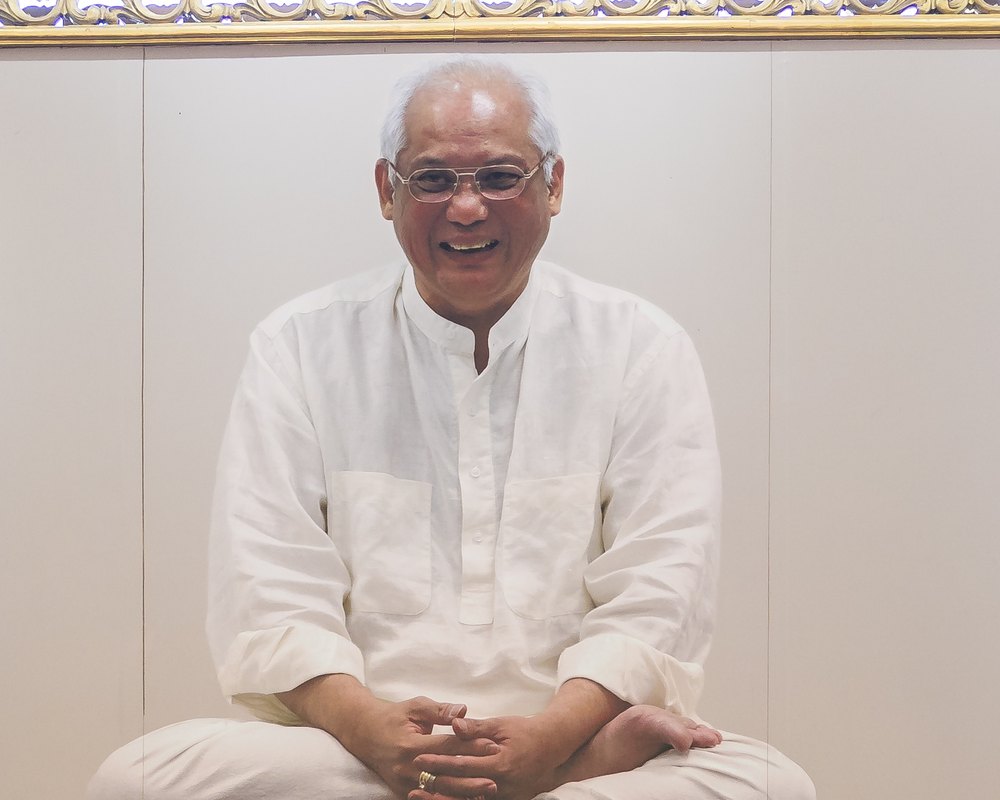 Grand Master Choa Kok Sui in meditation
